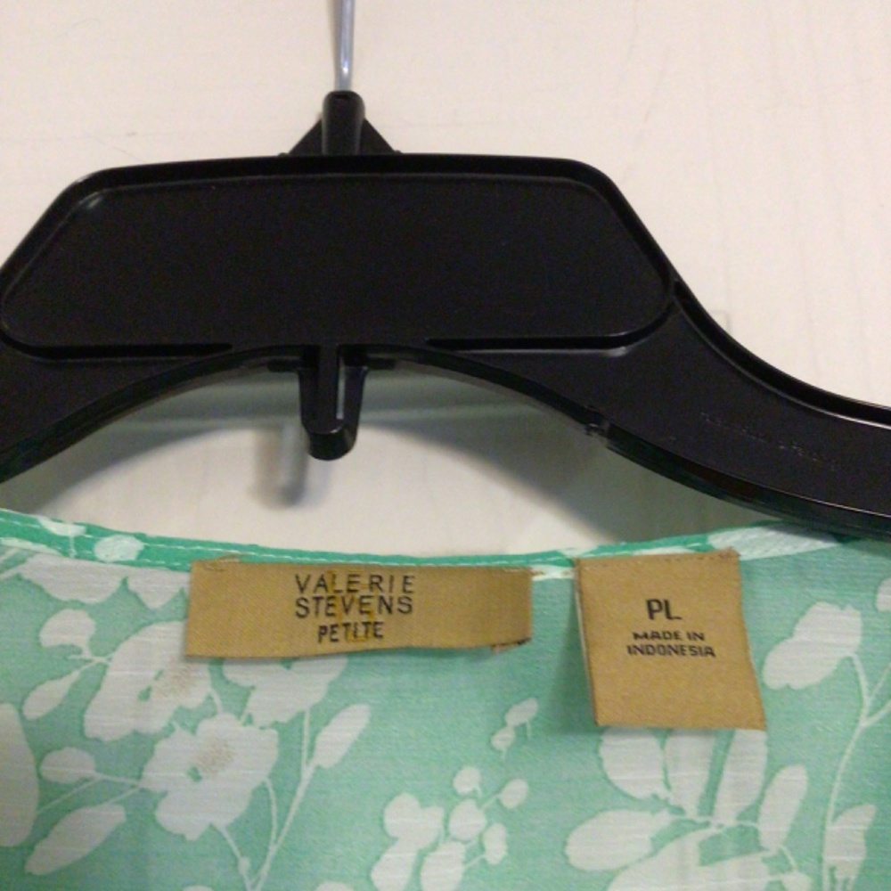 4 for $15 Valerie Stevens green floral blouse embellished - Picture 4 of 5